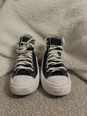 Classic black converse with platform